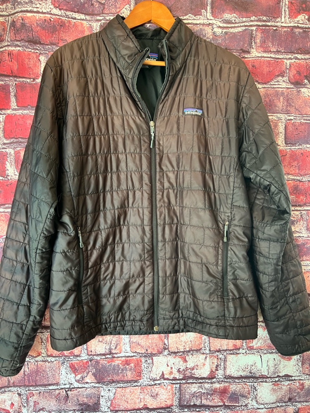 Patagonia Men's Nano Puff® Jacket (Worn Well) - Picture 3 of 8